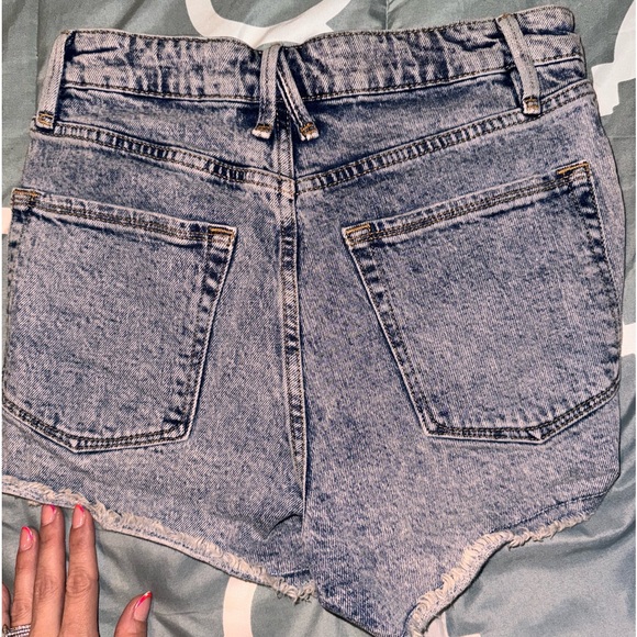 Good American Bombshell Shorts - Picture 5 of 5